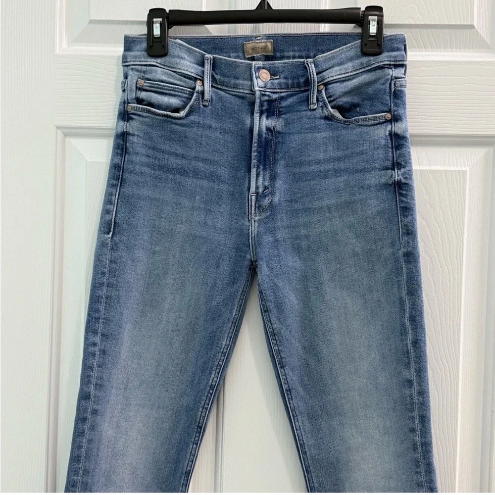 Mother Womens Size 28 The Mid Rise Dazzler Ankle Fray Riding the Cliffside Jeans - Picture 2 of 11
